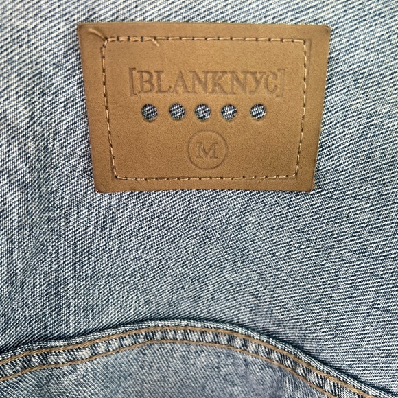 Blank NYC Traffic Jam Light Wash Raw Hem Denim Jacket Frayed M Medium - Picture 9 of 10